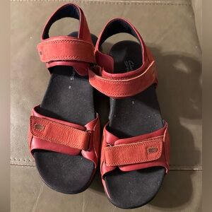 Clarks Spingers Adjustable Leather Sandals